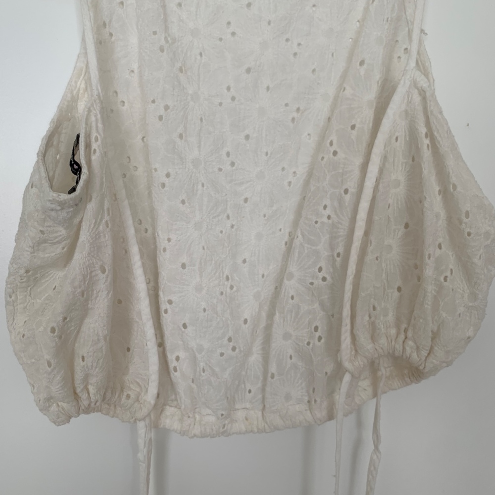 Brandy Melville White Top - Picture 5 of 6
